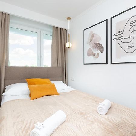 Metro Marymont Apartment By Noclegi Renters Varšava Exteriér fotografie